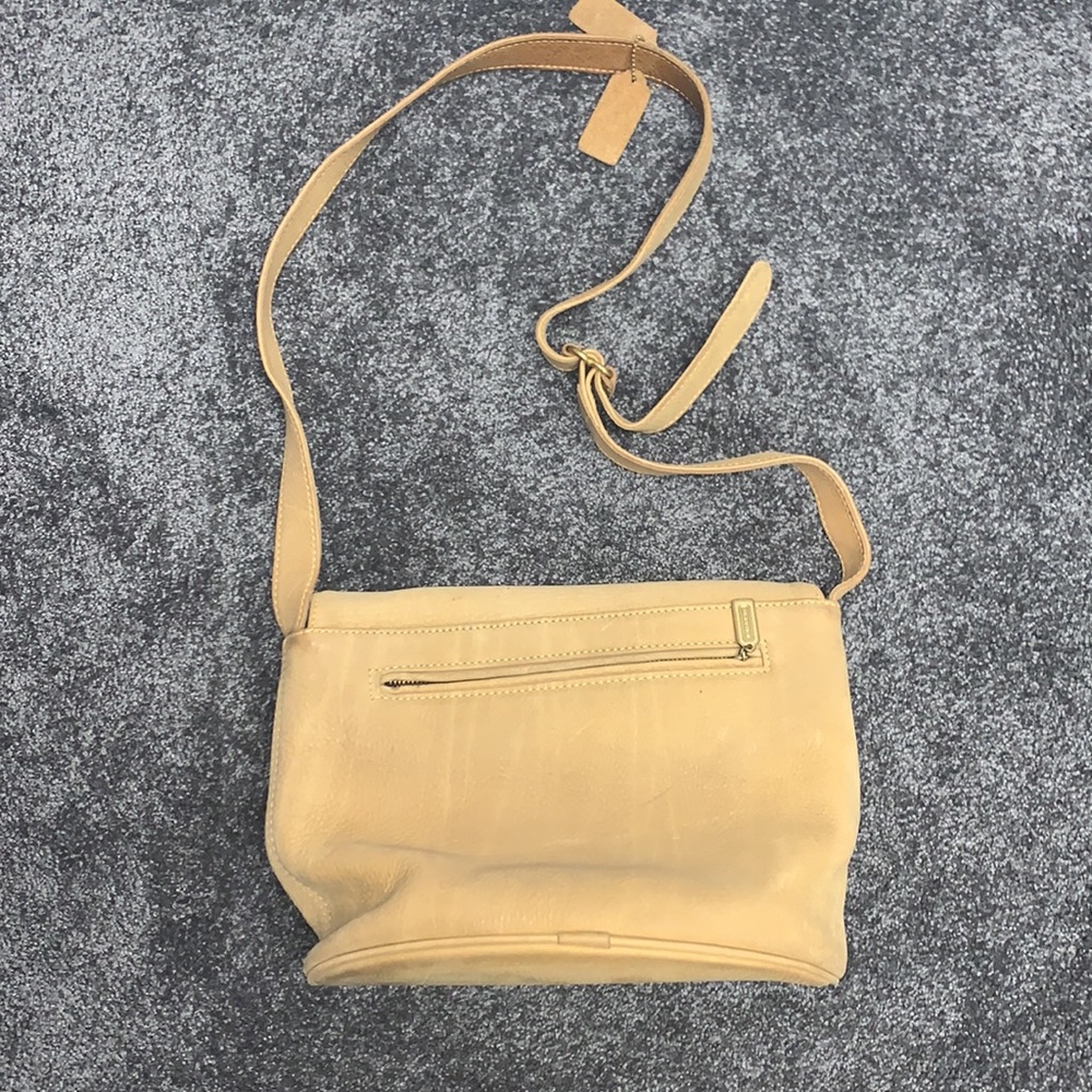 Vintage Coach tan suede crossbody bag - Picture 2 of 5